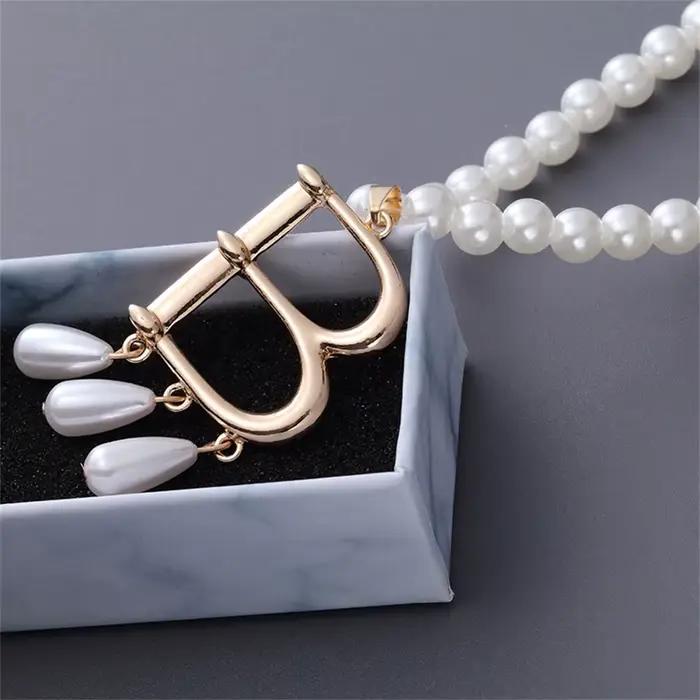 Collier de Fausse Perle de la Reine Anne Boleyn pour Femmes Accessoire de Cosplay de la Renaissance Noble Élégant pour Halloween Occasions Spéciales