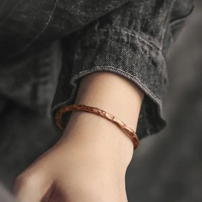 Bracelet de Manchette en Cuivre Martelé Style Vintage Viking Rétro Punk Accessoire Unisexe Occasions Spéciales Anniversaire Fêtes Noël