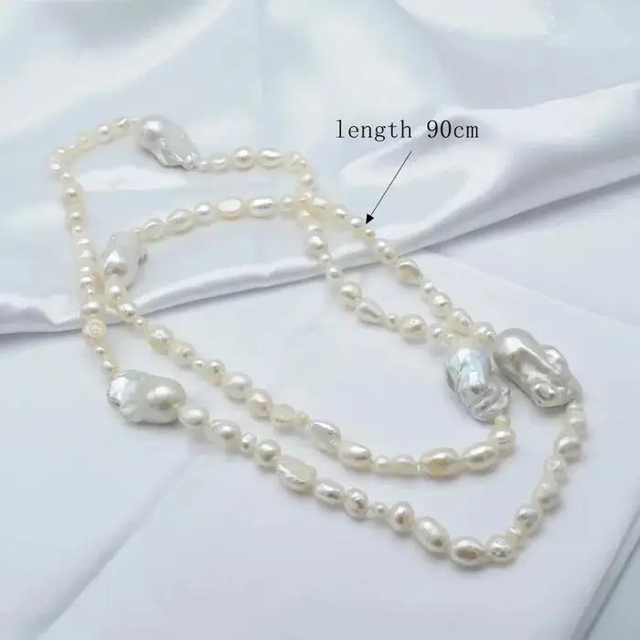 Collier long en perles baroques blanches naturelles pour femmes