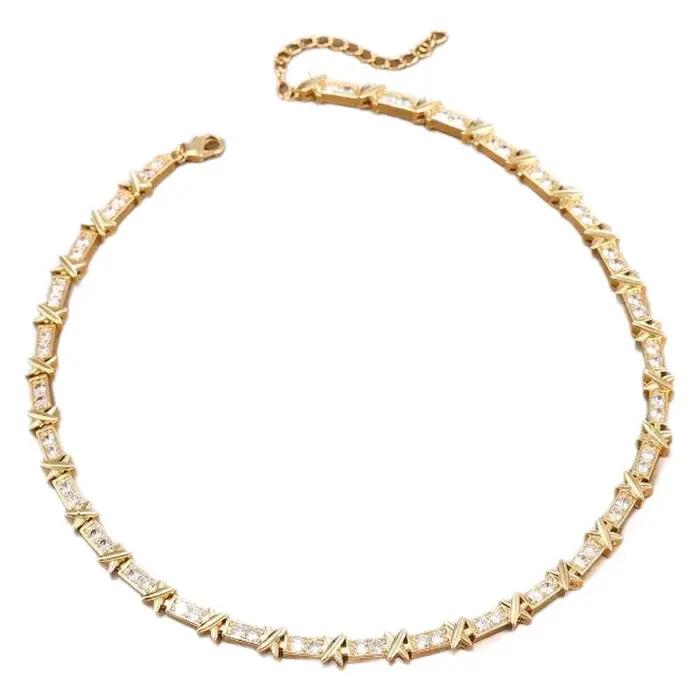 Collier ras du cou de luxe en forme de T avec lettre X