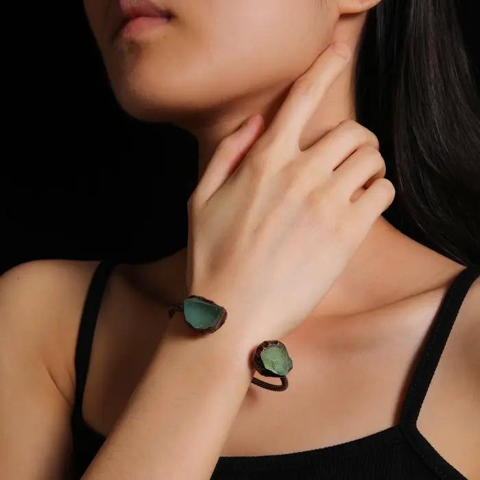 Bracelet en pierres précieuses en bronze Labradorite naturelle bohème rétro élégant à offrir pour femmes occasions spéciales