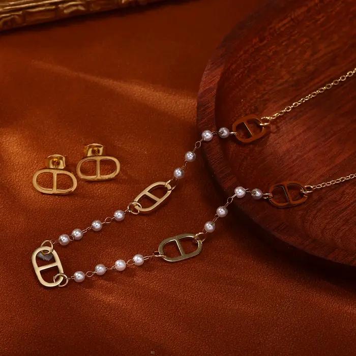 Ensemble de bijoux tendance avec logo CD, collier et boucles d'oreilles plaqués or pour femmes, acce