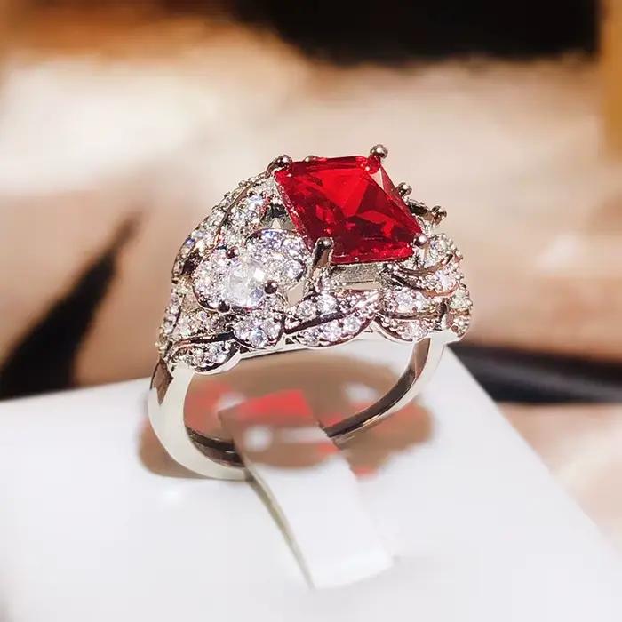 Bague plaquée argent 925 sertie de zirconium pour femme occassion engagement mariage fantastique bijou fantaisie élégante à offrir