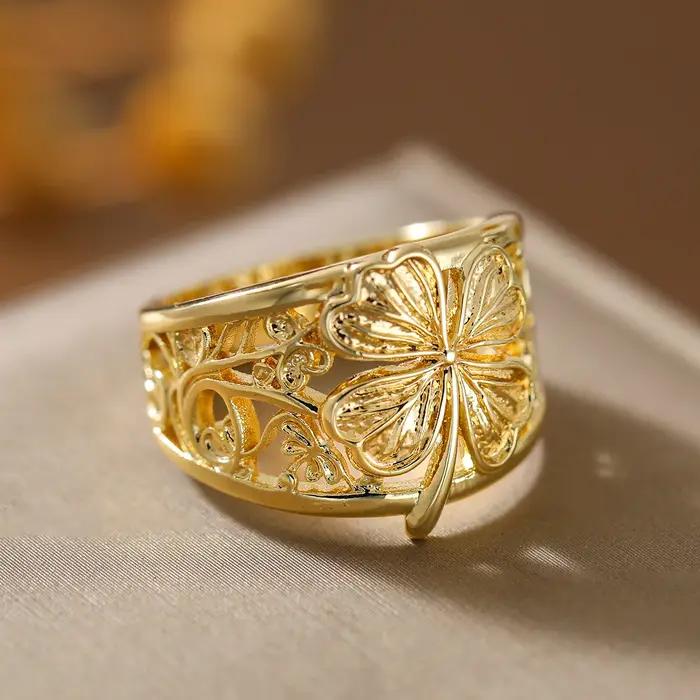 Bague en forme de trèfle à quatre feuilles pour femmes élégante et symbolique de chance pour occasions spéciales et quotidien