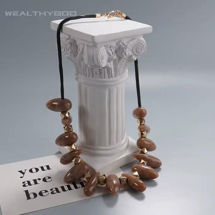 Collier ras du cou en pierre marbrée marron pour femmes, cordon noir, clous dorés, accessoire de bijoux de fête quotidien à la mode