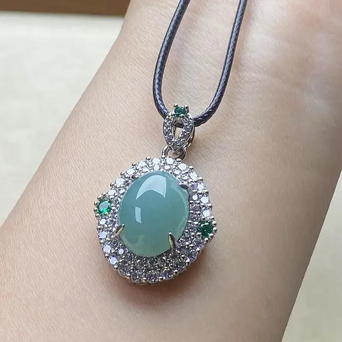 Pendentif et bague en émeraude naturelle véritable