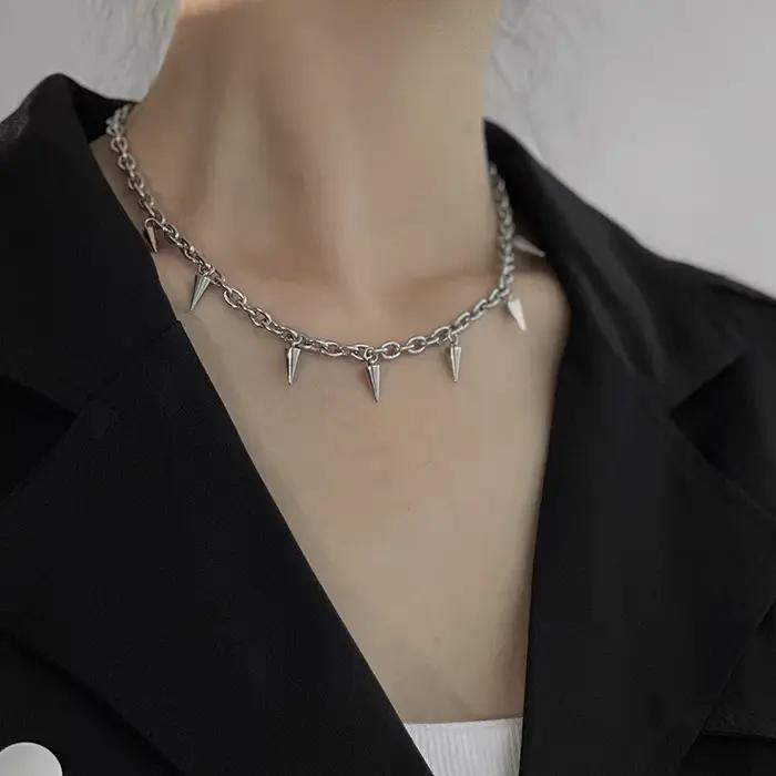 Collier à clous esthétiques Punk en acier inoxydable pour hommes et femmes