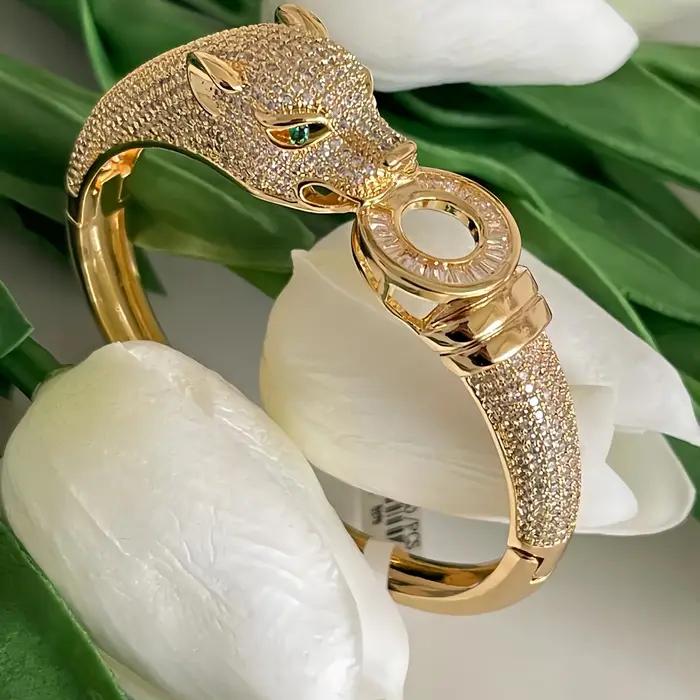 Bracelet manchette ouvert plaqué or motif léopard, style chunky