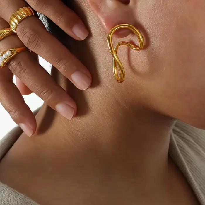 Boucles d'oreilles géométriques en acier inoxydable plaquées or 18 carats pour femmes style moderne minimaliste occasions spéciales