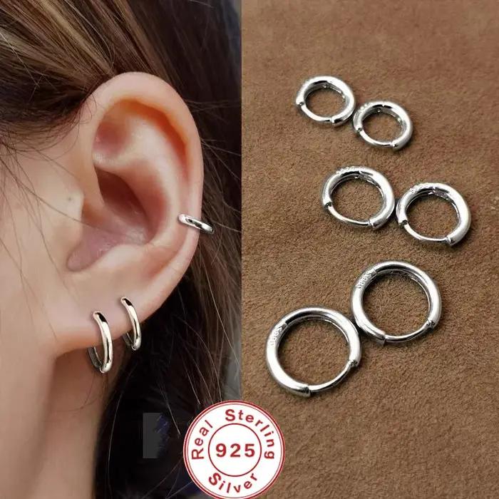 Petites boucles d'oreilles exquises en argent sterling 925