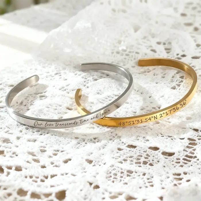 Bracelet personnalisé en acier inoxydable pour femmes avec gravure de nom, date ou numéro style décontracté et sportif occasions spéciales