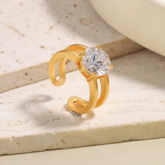 Bague élégante plaquée or avec diamants CZ pour femme