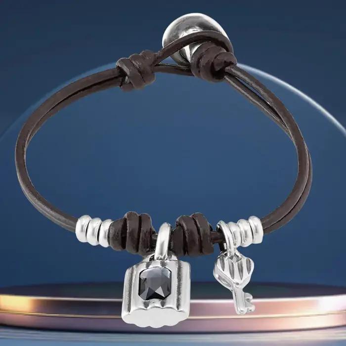 Bracelet Cadenas Gris en Cristal Style Décontracté Quotidien Mignon pour Fille Été 2025 – Accessoire