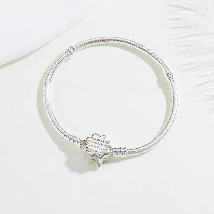 Bracelet en argent sterling 925 avec trèfle à quatre feuilles et perles pour femmes pour occasions spéciales et cadeaux