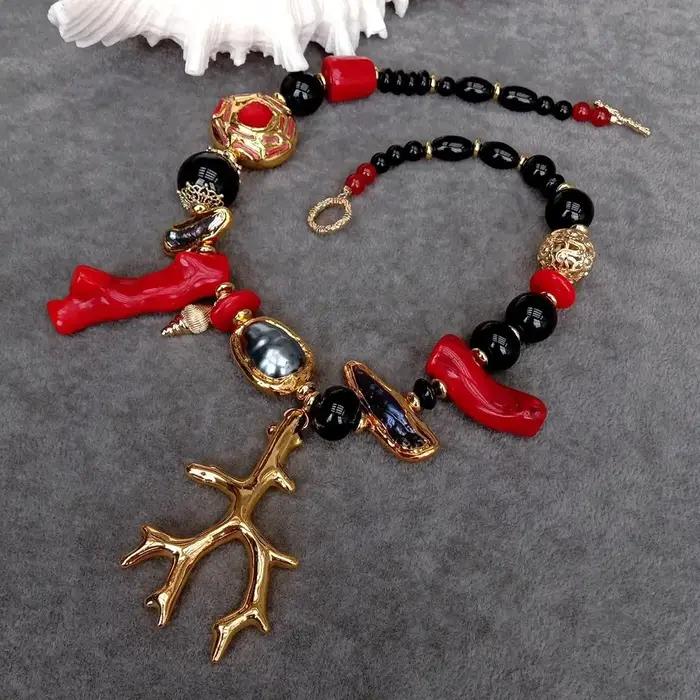 Y.YING – collier Biwa noir perle rouge corail Onyx