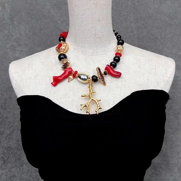 Y.YING – collier Biwa noir perle rouge corail Onyx