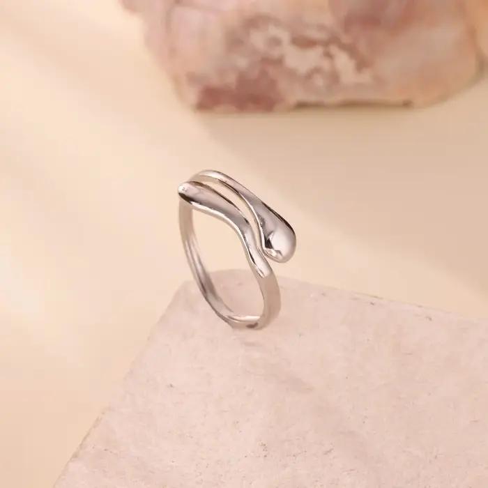 Bagues tendance pour femmes Plaqué or 18 carats Bague ajustable géométrique en acier inoxydable
