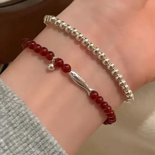 Bracelets en perles d'agate rouge couleur argent avec breloque poisson pour femmes, bijoux fantaisie animaux mignons, accessoires de luxe légers