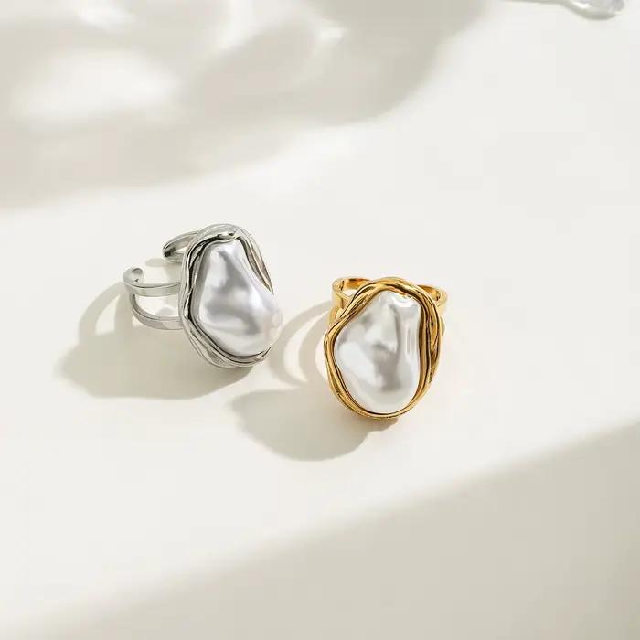 Bague en acier inoxydable plaqué or 18 carats avec perles baroques pour femmes style classique pour toutes les occasions