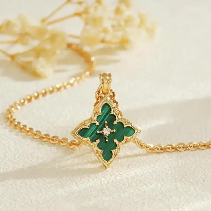 Collier trèfle pour femmes délicat plaqué or CZ pendentif