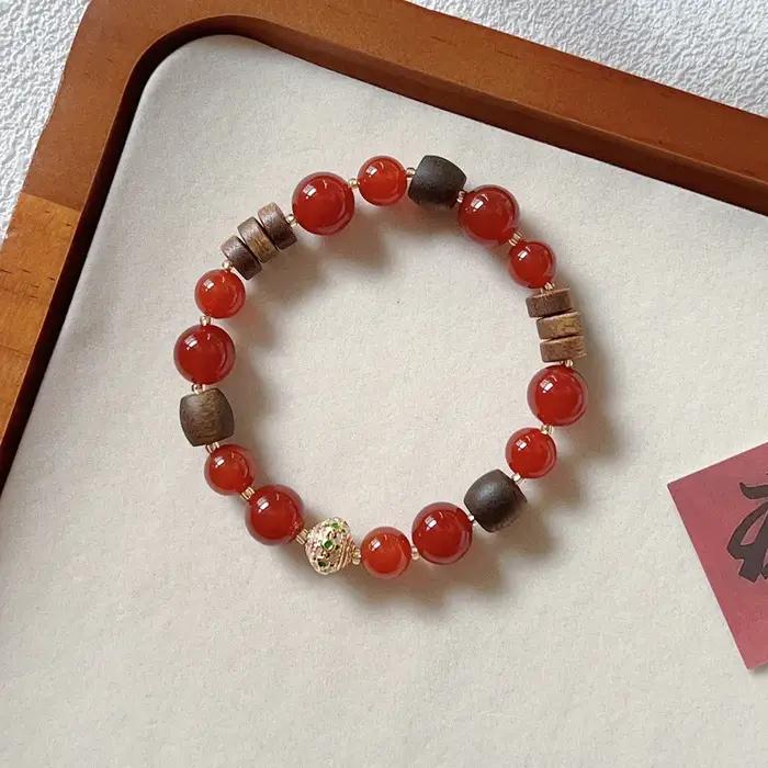 Bracelet en perles d'agate rouge naturelle pour femmes, en bois d'agar, style rétro, élastique, bijou vintage pour occasions spéciales