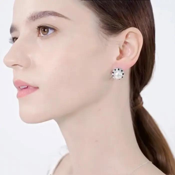 Boucles d'oreilles créoles rondes en perles noires Awn 2026 pour femmes