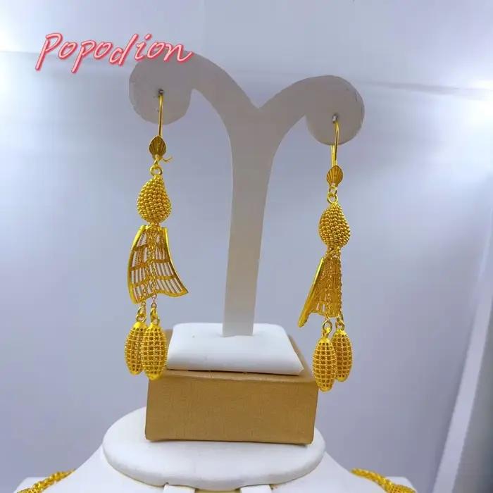Ensemble de bijoux plaqué or 24 carats pour femmes avec collier et boucles d'oreilles romantiques pour soirées et mariages