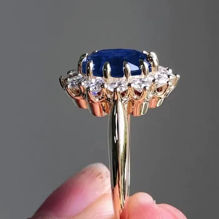 Bague ovale incrustée de Zircon bleu pour femmes