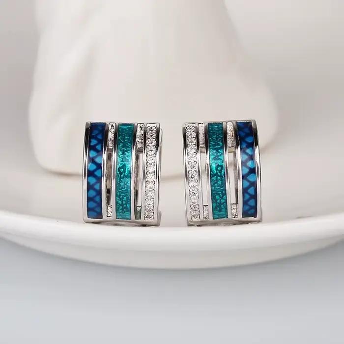 Boucles d'Oreilles Géométriques à Trois Rangées pour Femme