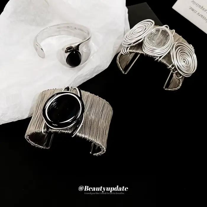 Bracelet géométrique en métal de haute qualité pour femmes, design classique, fermoir mousqueton, idéal pour banquets et occasions spéciales