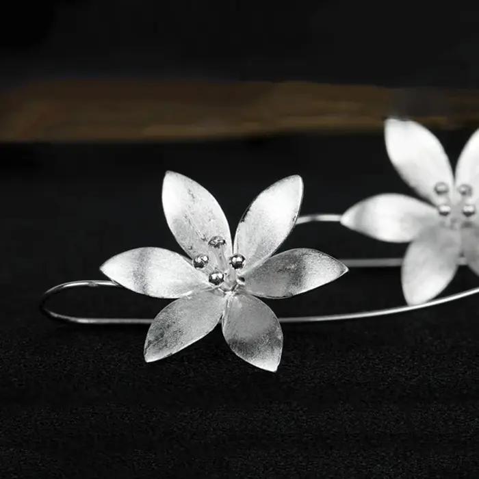 Boucles d'oreilles en argent sterling serties de motifs lotus élégantes et décontractées pour femmes occasions quotidiennes et spéciales