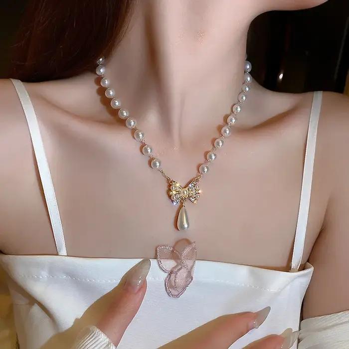 Collier Nœud Papillon en Perles et Strass pour Femme