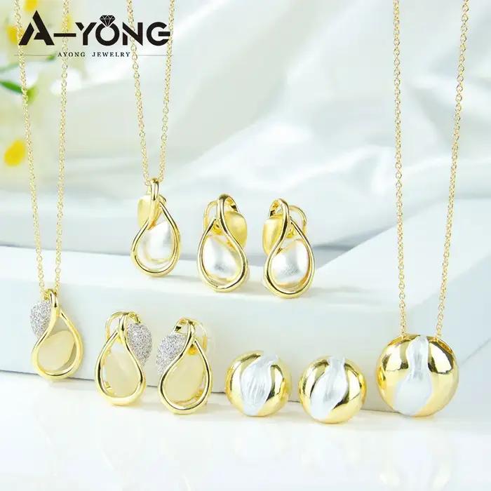 Ensemble de bijoux baroques vintage plaqué or 14 carats pour femmes occasions spéciales bal de promo soirée anniversaire saint valentin