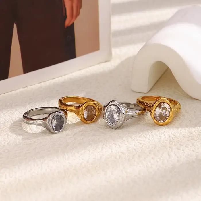 Bague de Luxe Rond Brillante en Zircon Acier Inoxydable Plaquée Or PVD pour Femmes Styles Élégants Soirées Bureau Occasions Spéciales