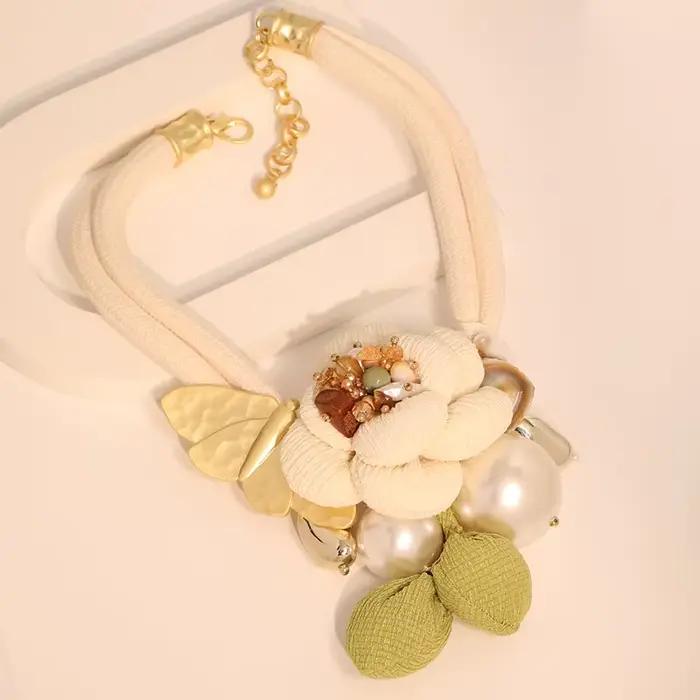 Collier Boho avec motif de fleurs et de papillons pour femmes, bijoux tendance pour fête de mariage
