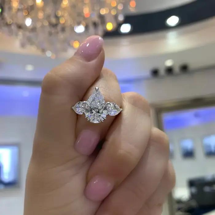 Alliance de mariage en laiton plaquée argent sertie de zirconium cubique pour femmes occasions spéciales mariage cérémonie événements formels