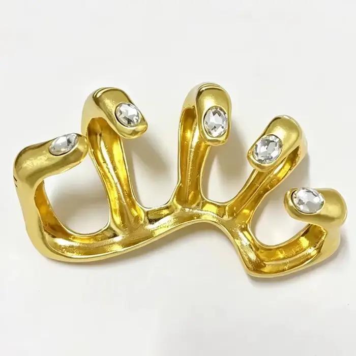 Bague en métal exagérée incrustée de diamants, design unique, jouet de doigt tendance, pièce de coll