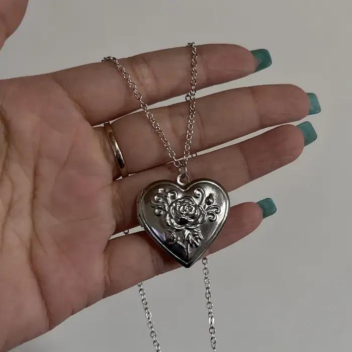 Pendentif en acier inoxydable en forme de cœur romantique ouvrable pour femmes et hommes bijou cadeau occasions spéciales