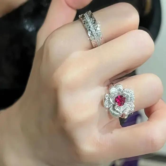 Ensemble de bijoux vintage pour femmes avec bracelet et bague coeur en zirconium blanc ou noir style classique élégant pour occasion spéciale