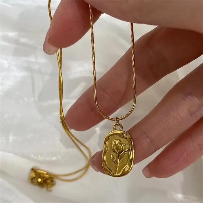 Collier avec pendentif géométrique rose simple pour femmes style punk vintage mode bohème plaque dorée chaîne serpent ras du cou bijoux cadeau 2023
