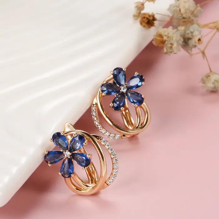 Boucles d'oreilles en or rose avec motif vintage en relief espagnol