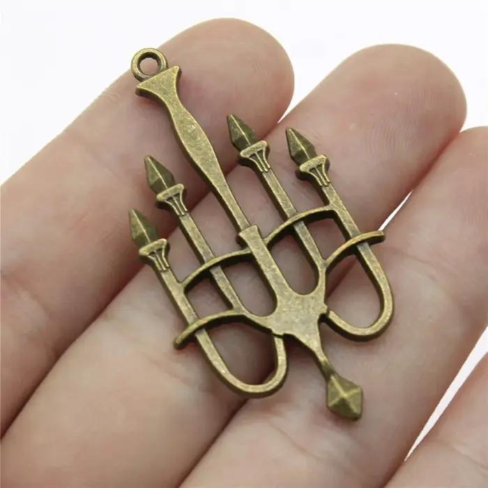 WYSIWYG 2 pièces 50x27mm 2 couleurs rétro médiéval chandelier pendentif à breloques pour bijoux à br