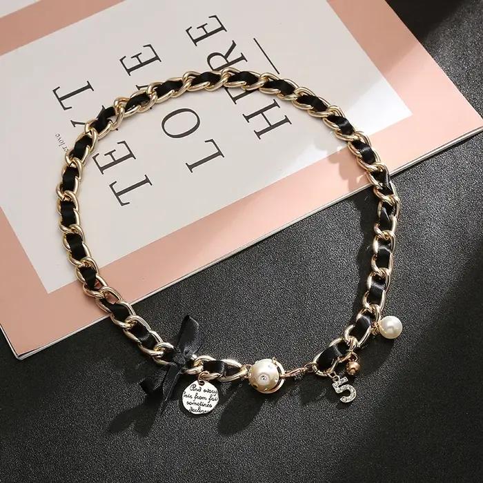 Colliers à 5 lettres en grosses perles pour femmes