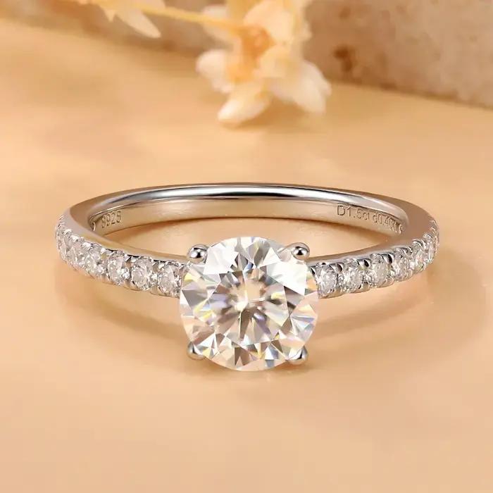 Bague de fiançailles en argent sterling 925 sertie de moissonite blanche pour femmes engagement alliance mariage luxe élégance traditionnelle