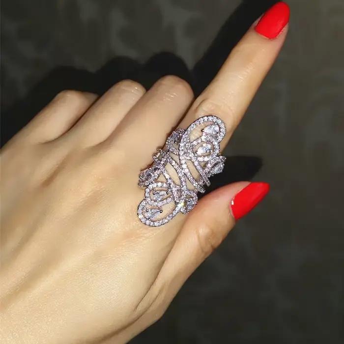 Bague longue ligne remplie d'or blanc pour femme