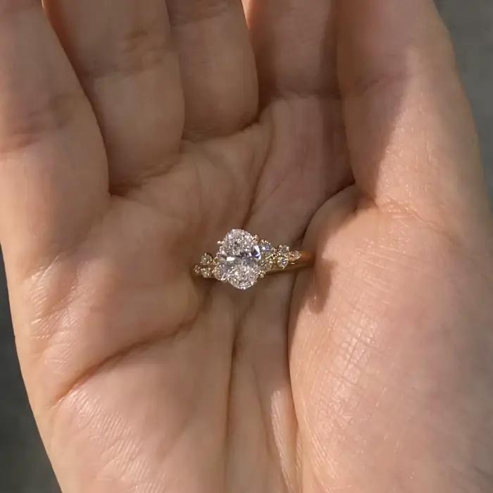 Bague de fiançailles ovale avec incrustation de diamants éblouissants, nouvelle collection, bagues d