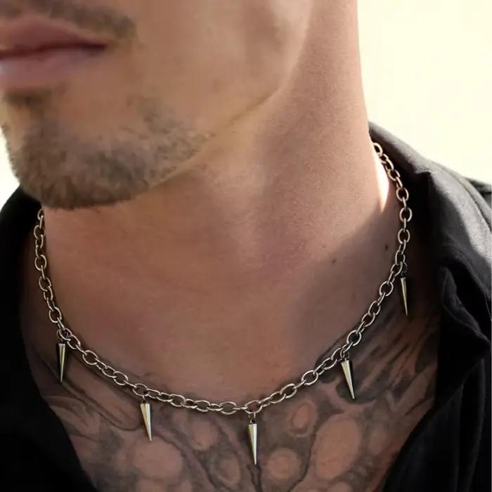 Collier à pampilles à rivets Punk Hip Hop Mode Géométrique Chaîne Acier Titane Hommes Femmes Occasions Spéciales