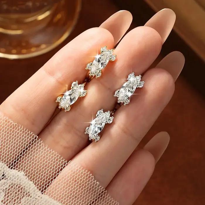 Boucles d'oreilles créoles Rrjzz en zircon 5A taille marquise 4