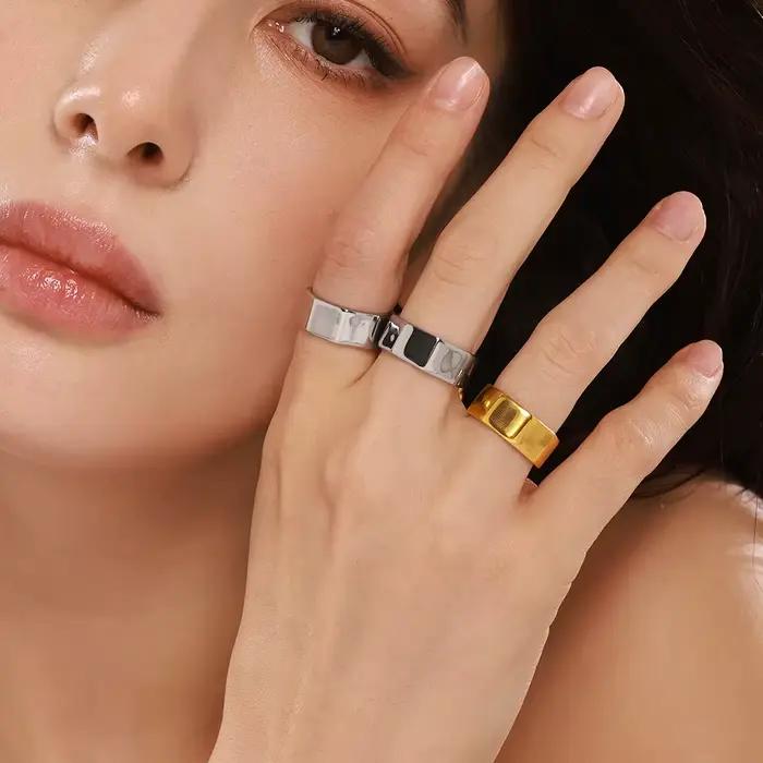 Bague simple et brillante en acier inoxydable plaqué or