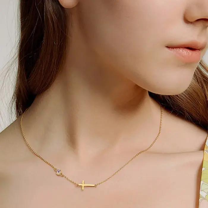 Collier pendentif croix Moissanite M-JAJA